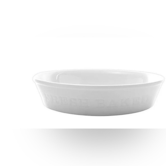 Our Table Simply Porcelain White 9.5 Inch Round Porcelain Fresh Baked Pie Plate‎ - Picture 2 of 2